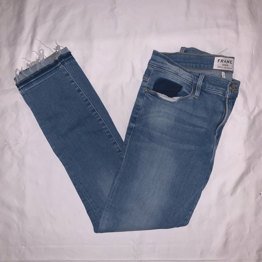Frame Denim Le Skinny de Jeanne Crop Light Wash Jeans